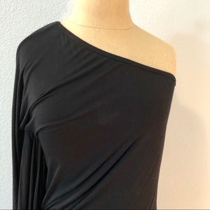 One-shoulder Dress by under.ligne